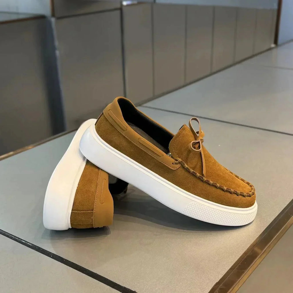 Mocassim Masculino de Couro Respirável